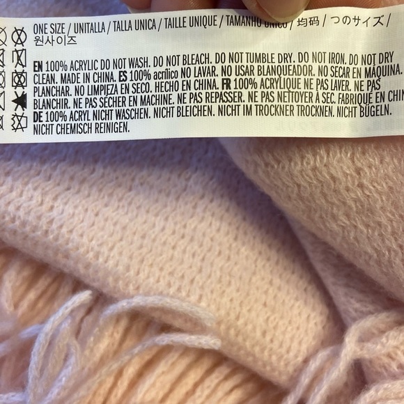 Blanket Scarf Pink - Picture 2 of 7